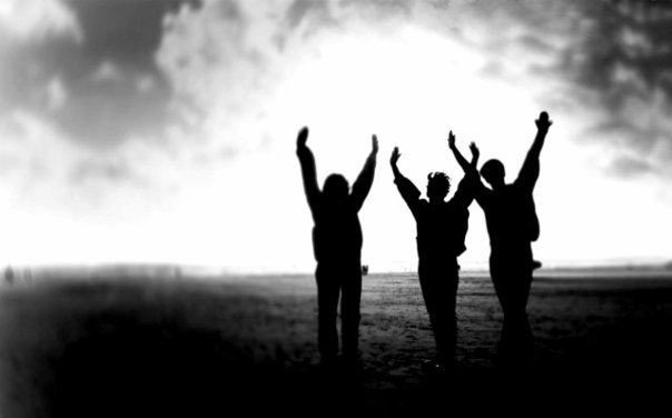 (圖片來源：http://api.ning.com/files/cXFZuj9sQJH3GhQiGoom3tIyz2c7bqwKM*dsluZWQnpIubYQ5iLUFvE6W65oB36w9irzm70ksf1RI6-btTuG0RsvELE3GBK4/EaglesInFlightPraiseImage.jpg)